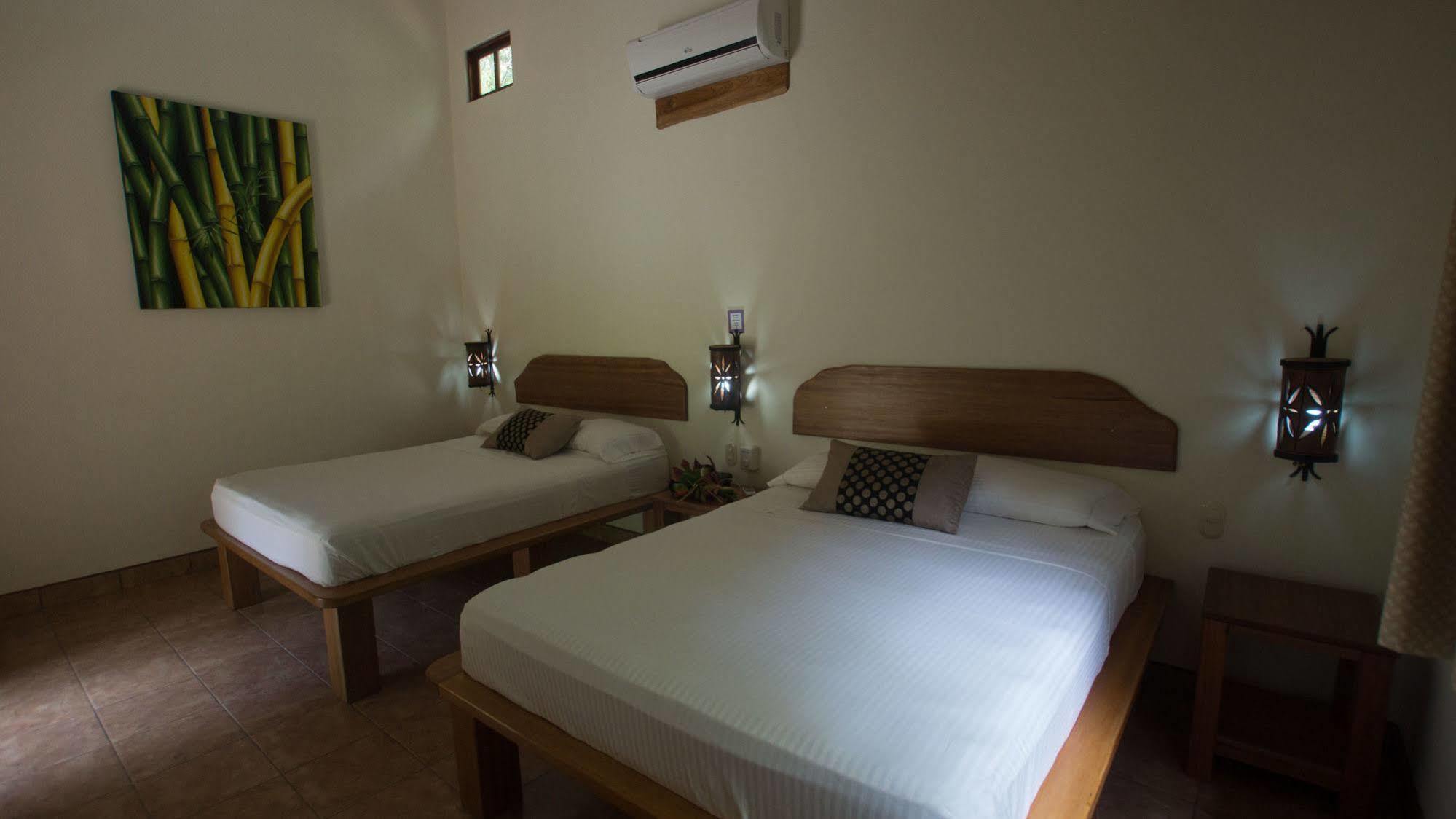 Mamma E Papa Aparthotel Ojochal Exteriör bild